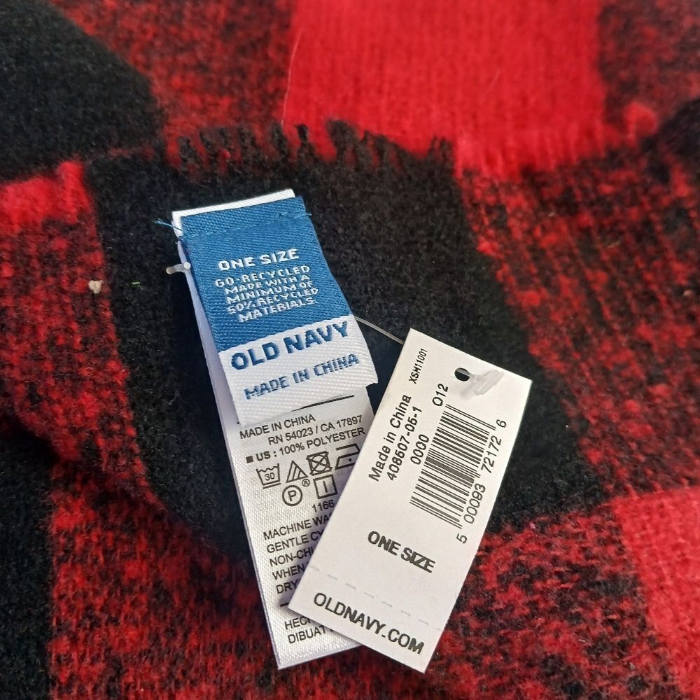 Old Navy Red and Black Buffalo Plaid Blanket Scarf Fringe Hem 26 x 75 Soft - Picture 12 of 14